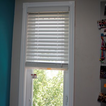 white blinds Winnipeg