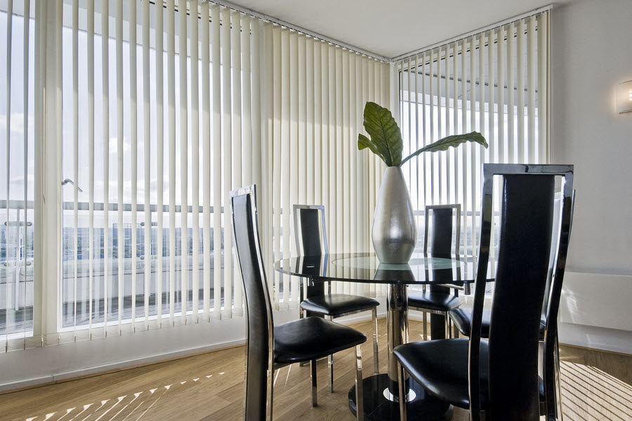 VERTICAL BLINDS DINING ROOM